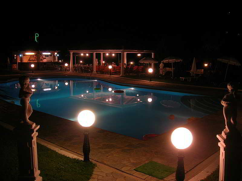 Regina Hotel Vasilátika Esterno foto