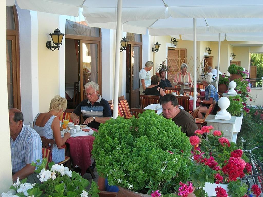 Regina Hotel Vasilátika Esterno foto