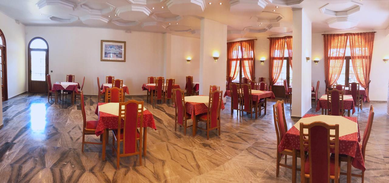 Regina Hotel Vasilátika Esterno foto