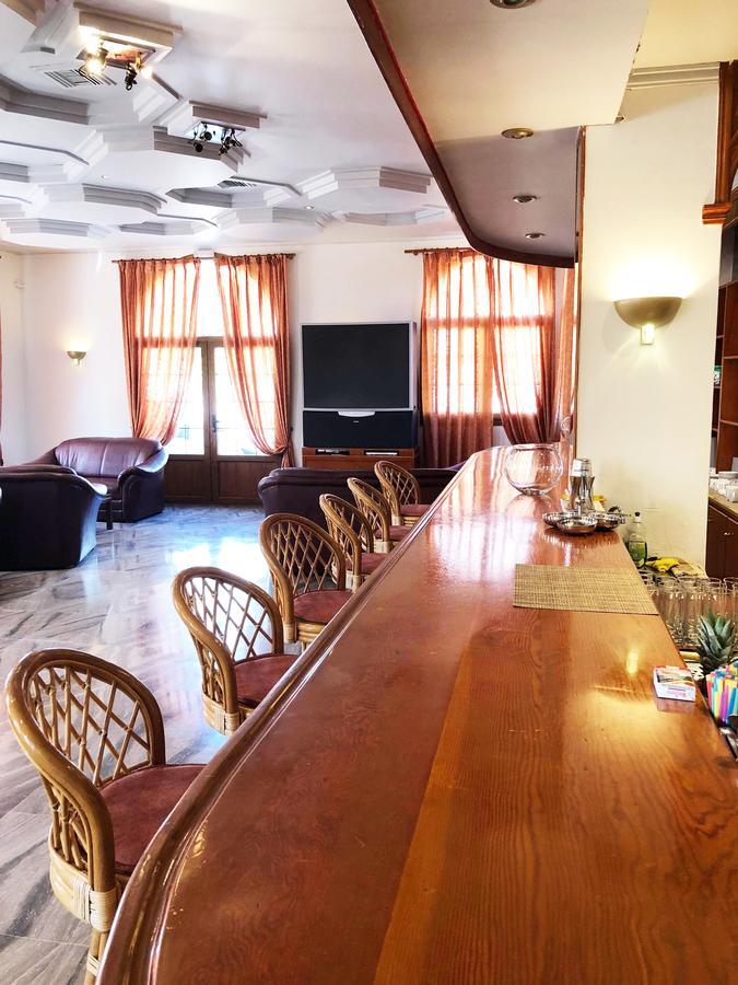 Regina Hotel Vasilátika Esterno foto